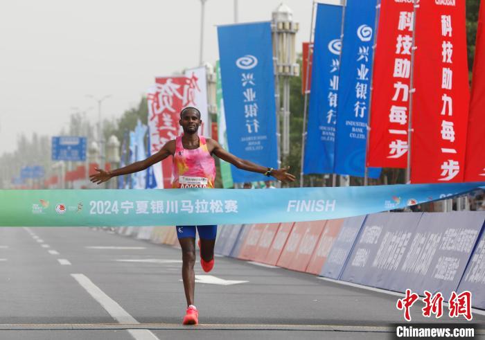 2024银川马拉松开跑：逾2.15万跑友在花海中感受阅