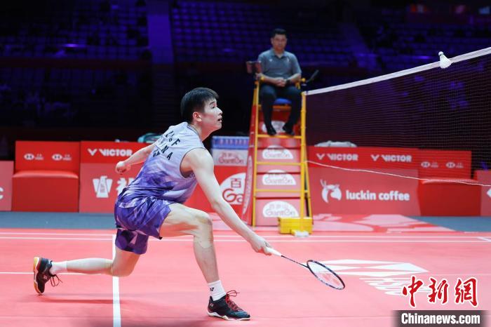 国羽女单女双首日全胜，李诗沣不敌安东森成焦