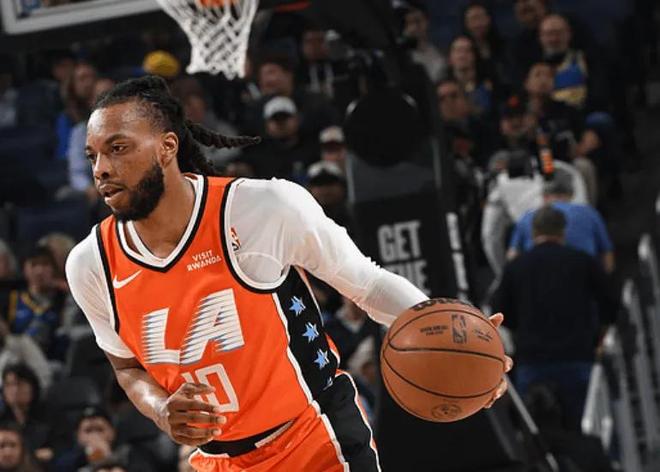 快船力克尼克斯伦纳德29+8助攻引领进攻风暴