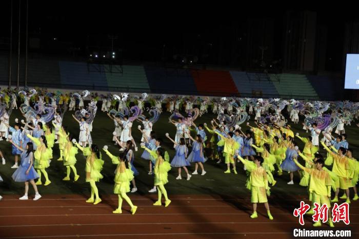 浙江外国语学院学子倾情