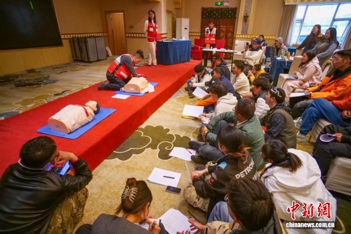 西藏户外生态领队培训圆