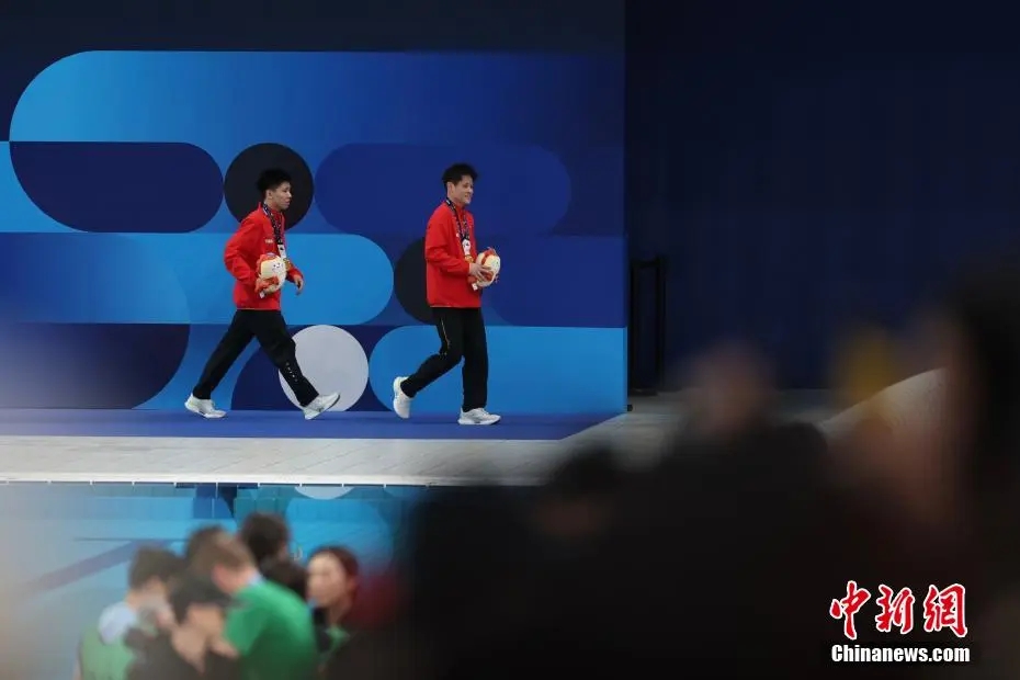 陈芋汐全红婵女子单人10米台包揽金银牌