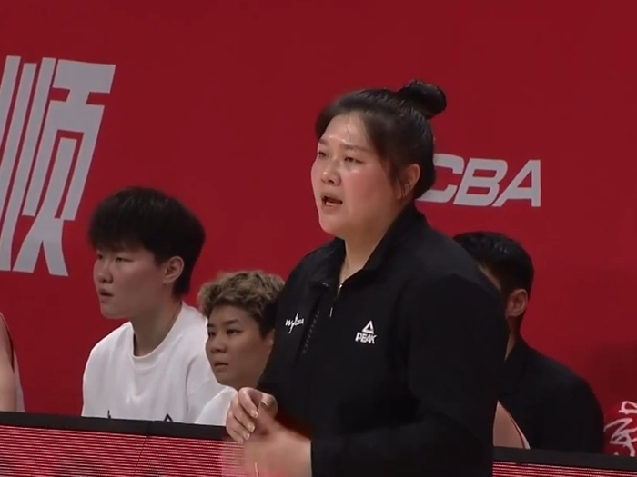 WCBA总决赛G4山西临场换帅首胜 阵容变动成关键转