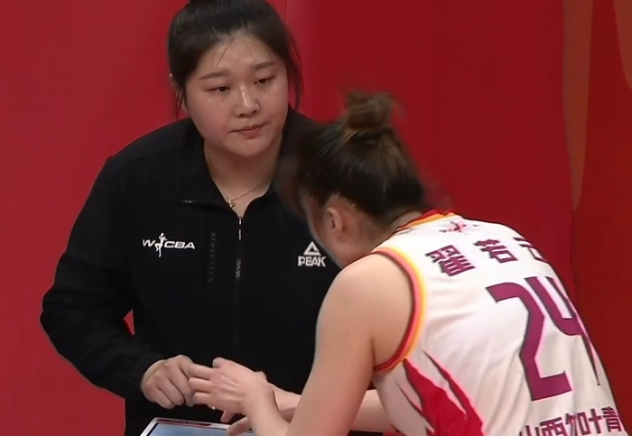 WCBA总决赛G4山西临场换帅首胜 阵容变动成关键转