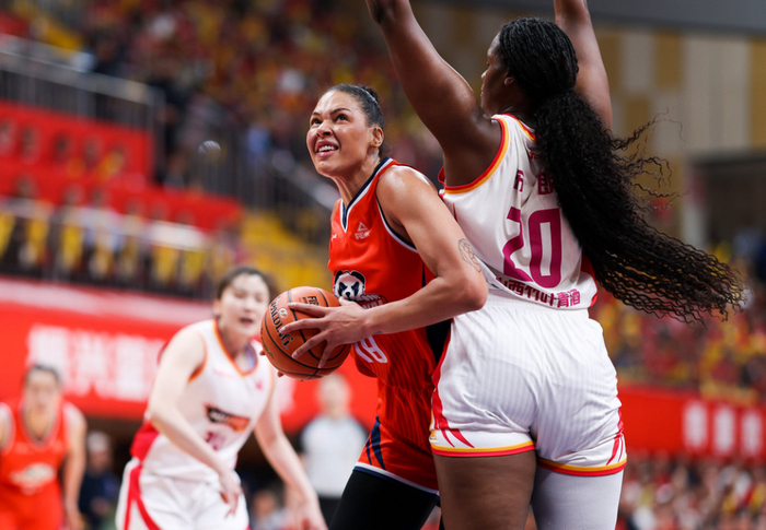 WCBA总决赛G4山西临场换帅首胜 阵容变动成关键转